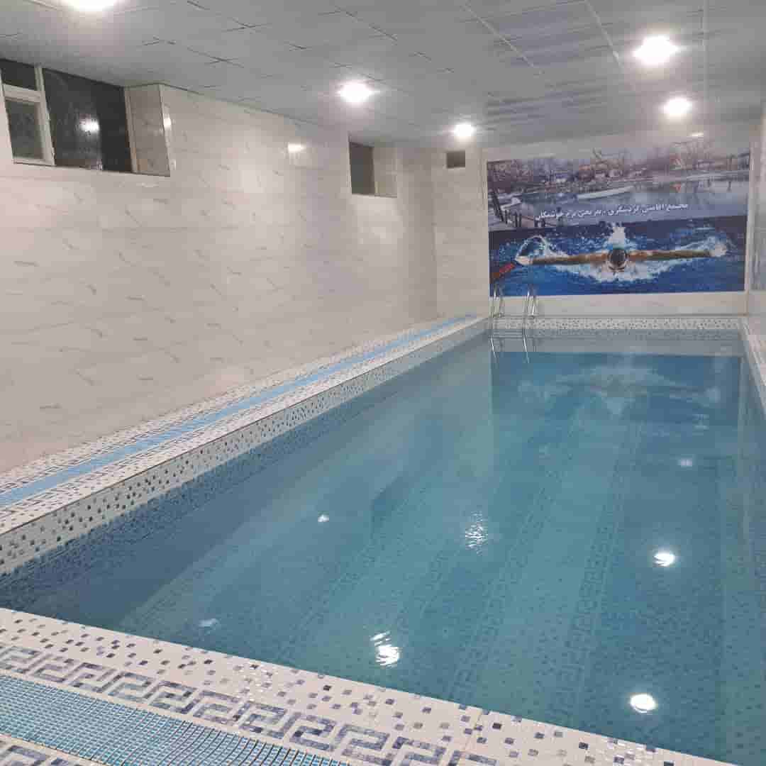 عکس اتاق سنتی با استخر آبگرم سانسی در باغ خوشمکان سپیدان - صباتی