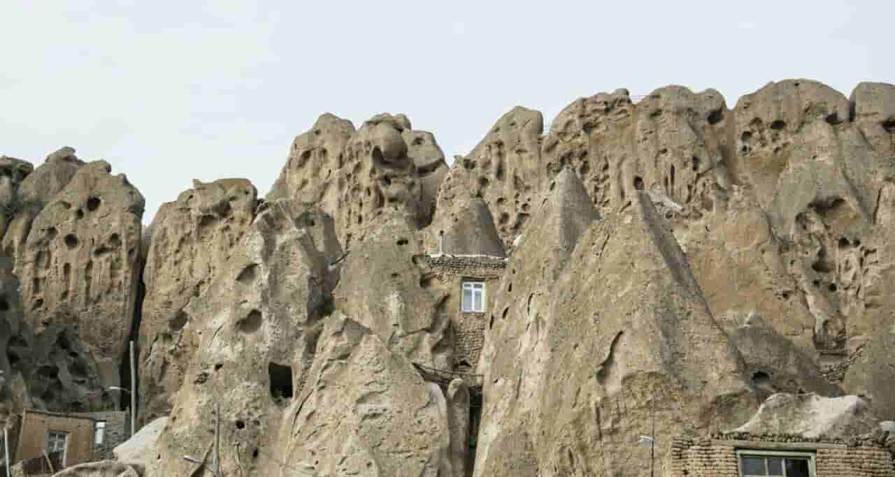 عکس اجاره اقامتگاه صخره ای با جکوزی در کندوان