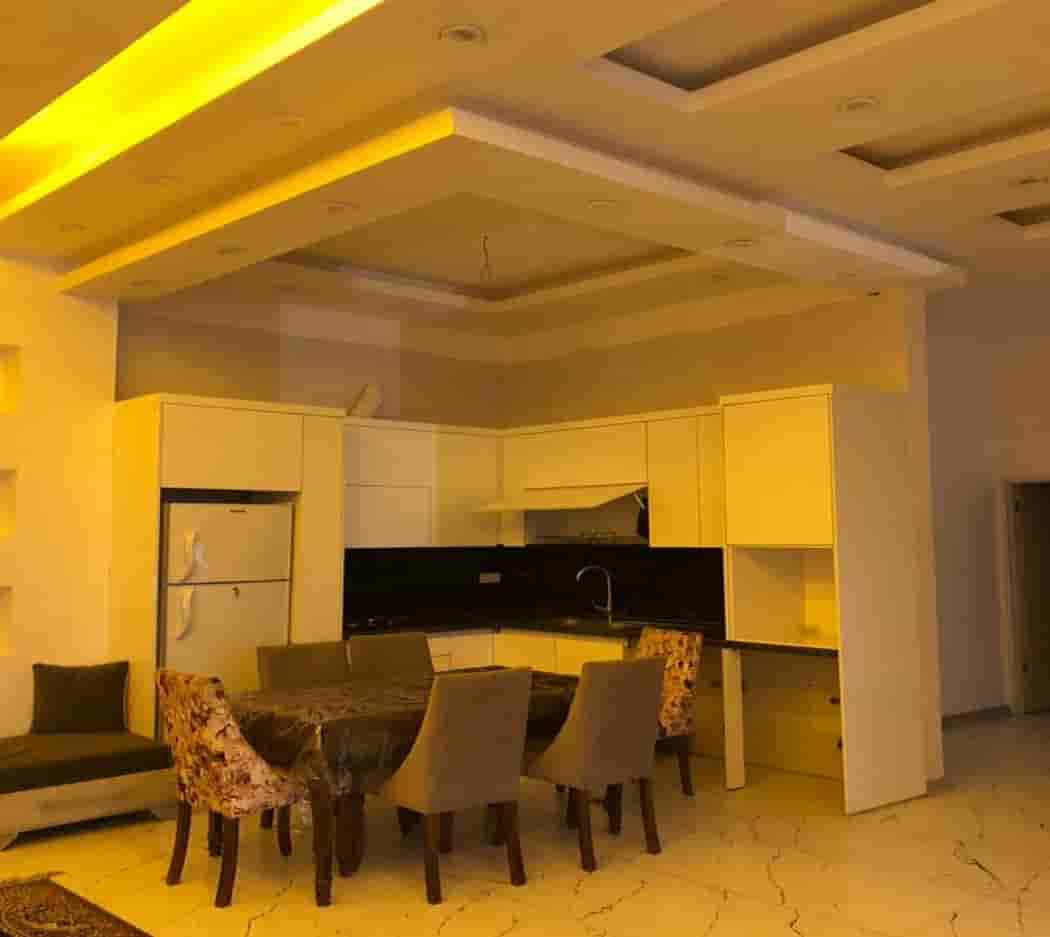 عکس ویلا با استخر سرپوشیده آب گرم در چهارباغ کرج
