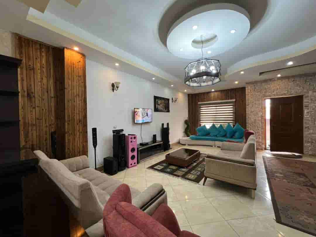 عکس اجاره ویلا استخر سرپوشیده در خیابان دریا شهر - ویلای قرمز