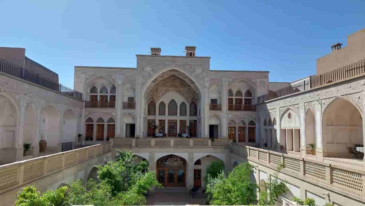 عکس اجاره بوتیک هتل سنتی در فاضل نراقی کاشان - مینا