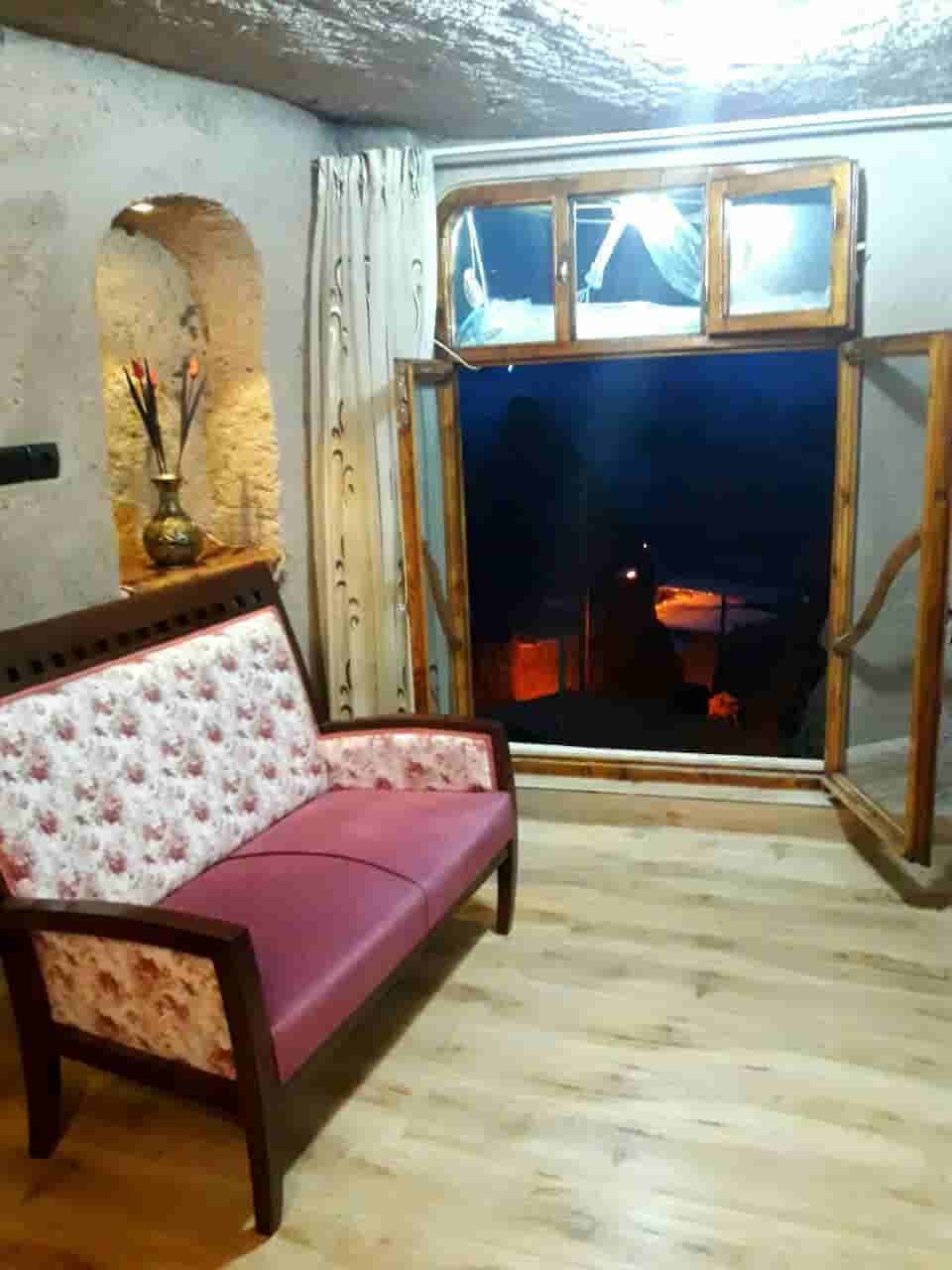 عکس اقامتگاه صخره ای در کندوان تبریز