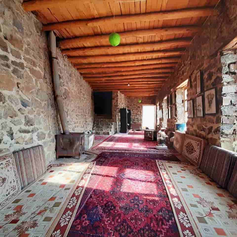 عکس اجاره کلبه سنگی کوهستانی در سنگان بالا تهران - A