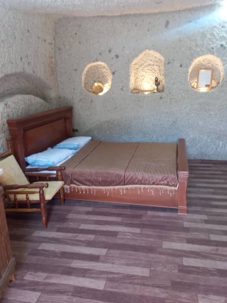 اقامتگاه صخره ای در روستای توریستی کندوان - شماره 3
