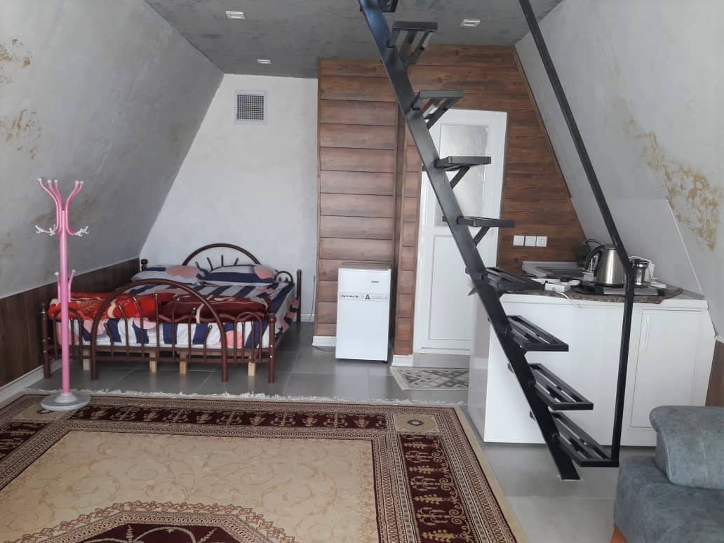 کلبه سوئیسی در روستای بیاره سی سخت - 1