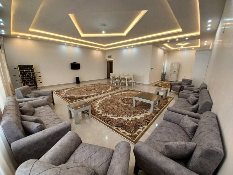 ویلا با استخرسرپوشیده آبگرم در شاهنامه - نفیس 8 حیاط