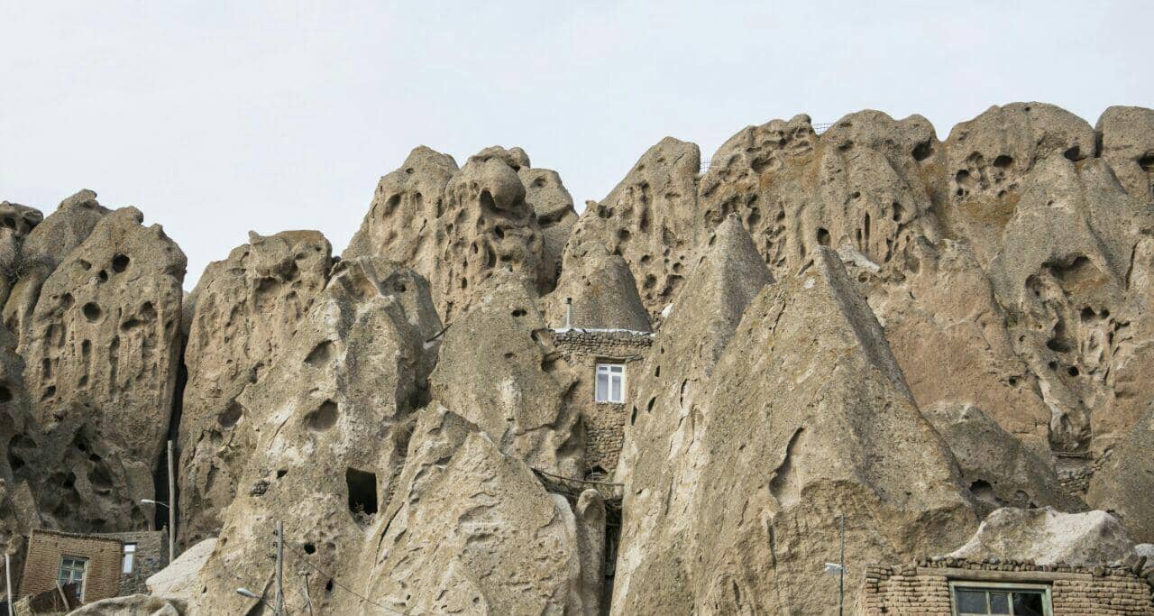 اجاره اقامتگاه صخره ای با جکوزی در کندوان