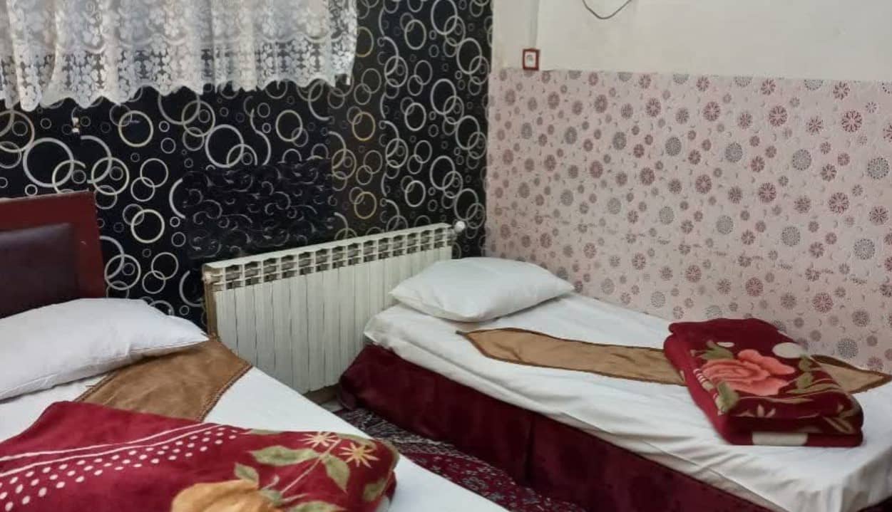 مهمانپذیر در خیابان امام رضا 12 - سه تخته
