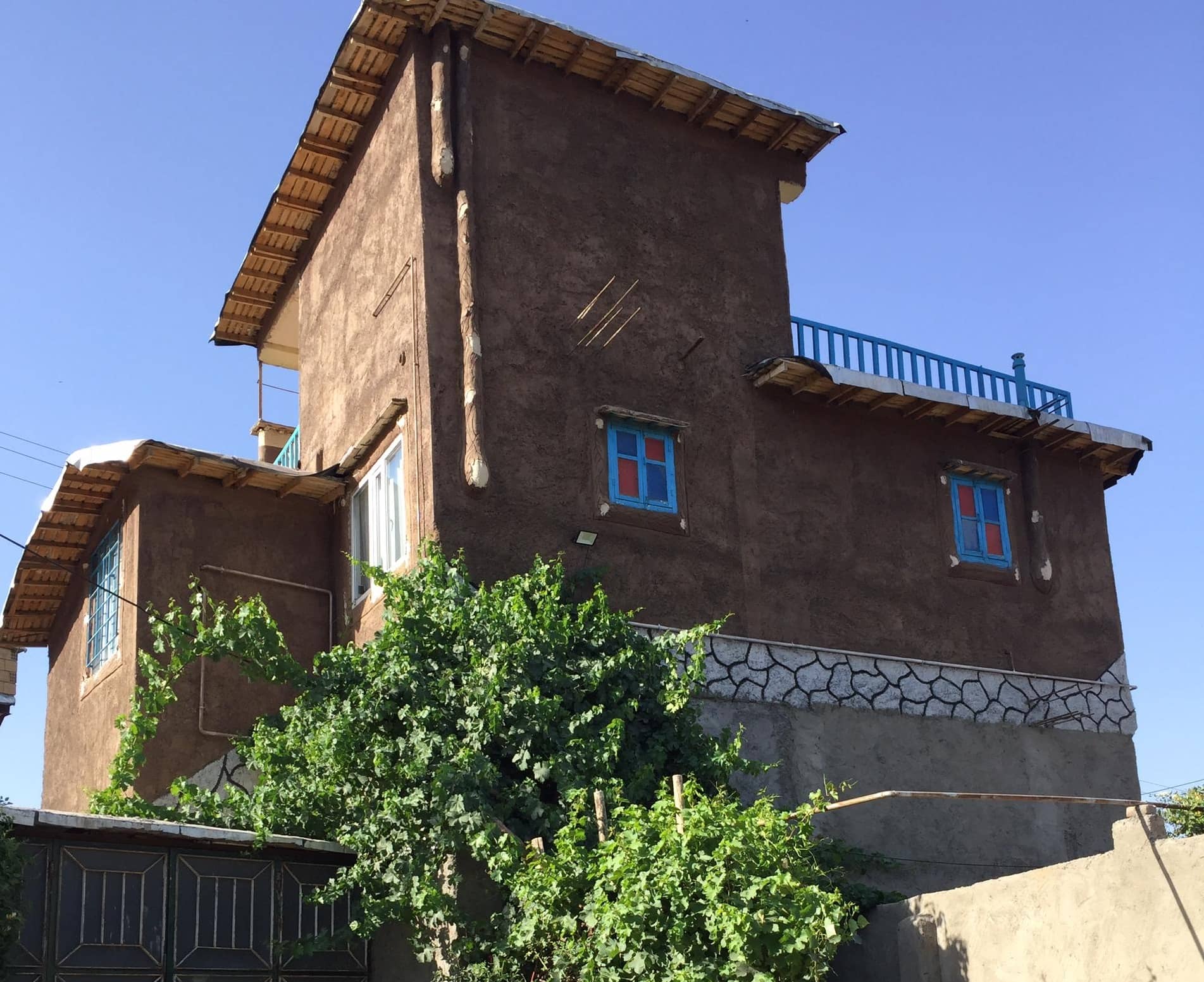 اجاره اقامتگاه بومگردی نزدیک دریاچه در روستای پیر صفا - مریوان