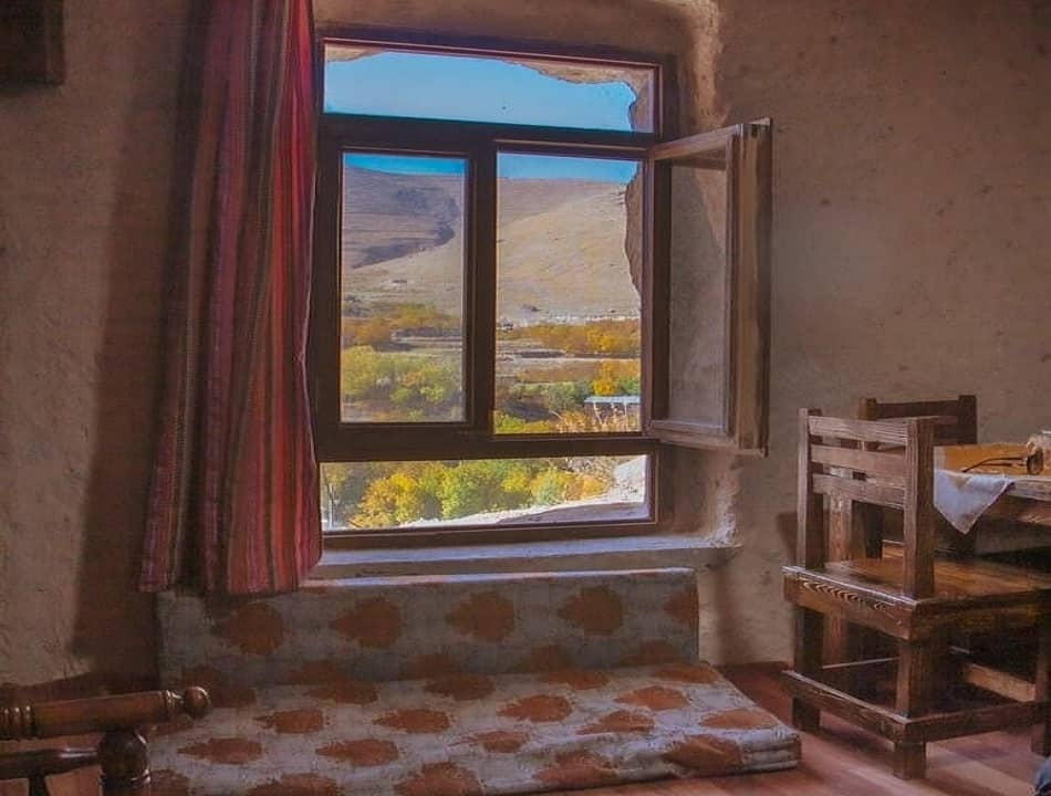 اجاره اقامتگاه صخره ای در کندوان - دوخواب سالن