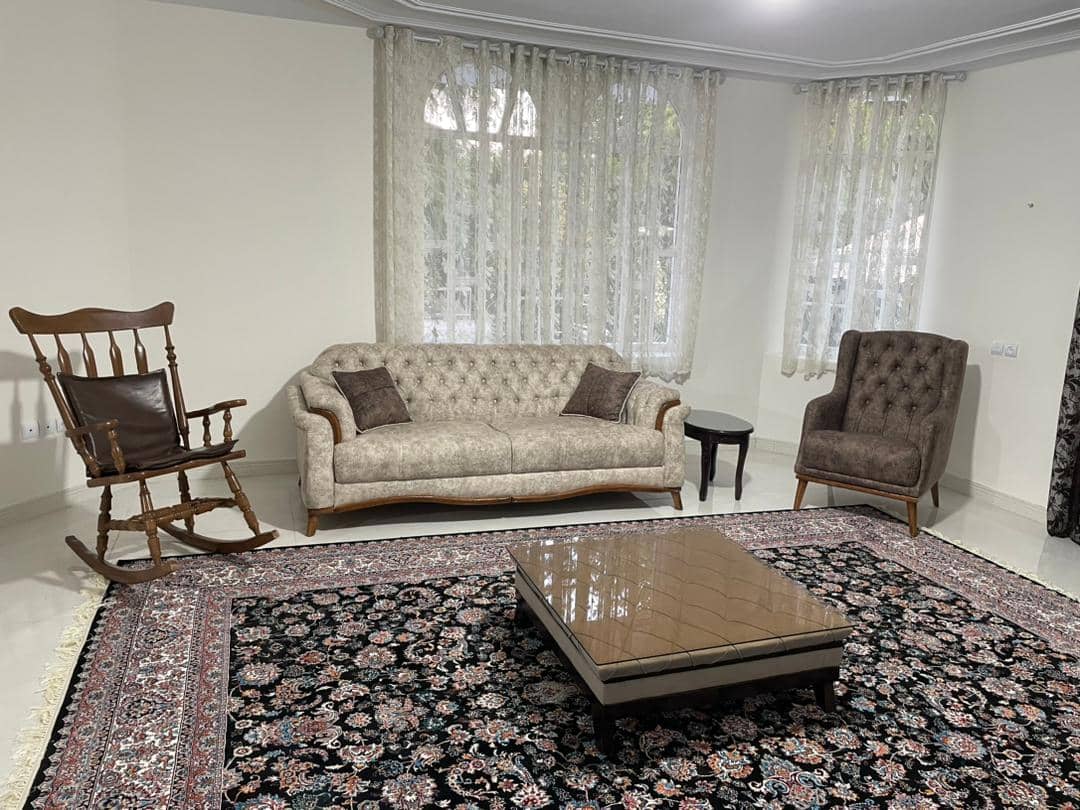 ویلا با استخر روباز آبگرم در شهریار استخر و حیاط