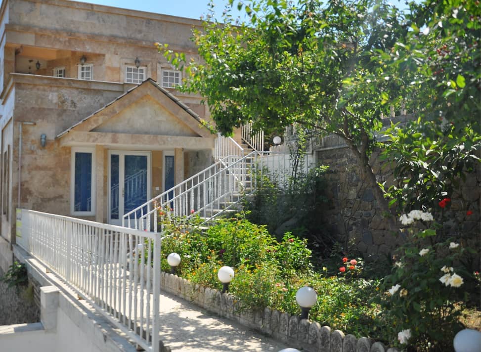 اجاره ویلا در روستای پلکانی ریگ چشمه بالا مینودشت - واحد یک نما