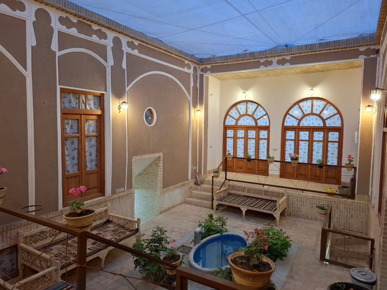اجاره اتاق بوم گردی زیرهمکف در خیابان امام خمینی یزد - شیش