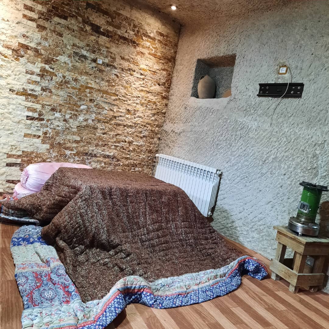 اجاره اقامتگاه صخره‌ای در روستای کندوان
