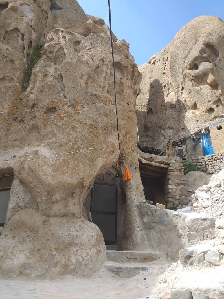 اقامتگاه صخره ای کوهستانی با جکوزی در کندوان - vip
