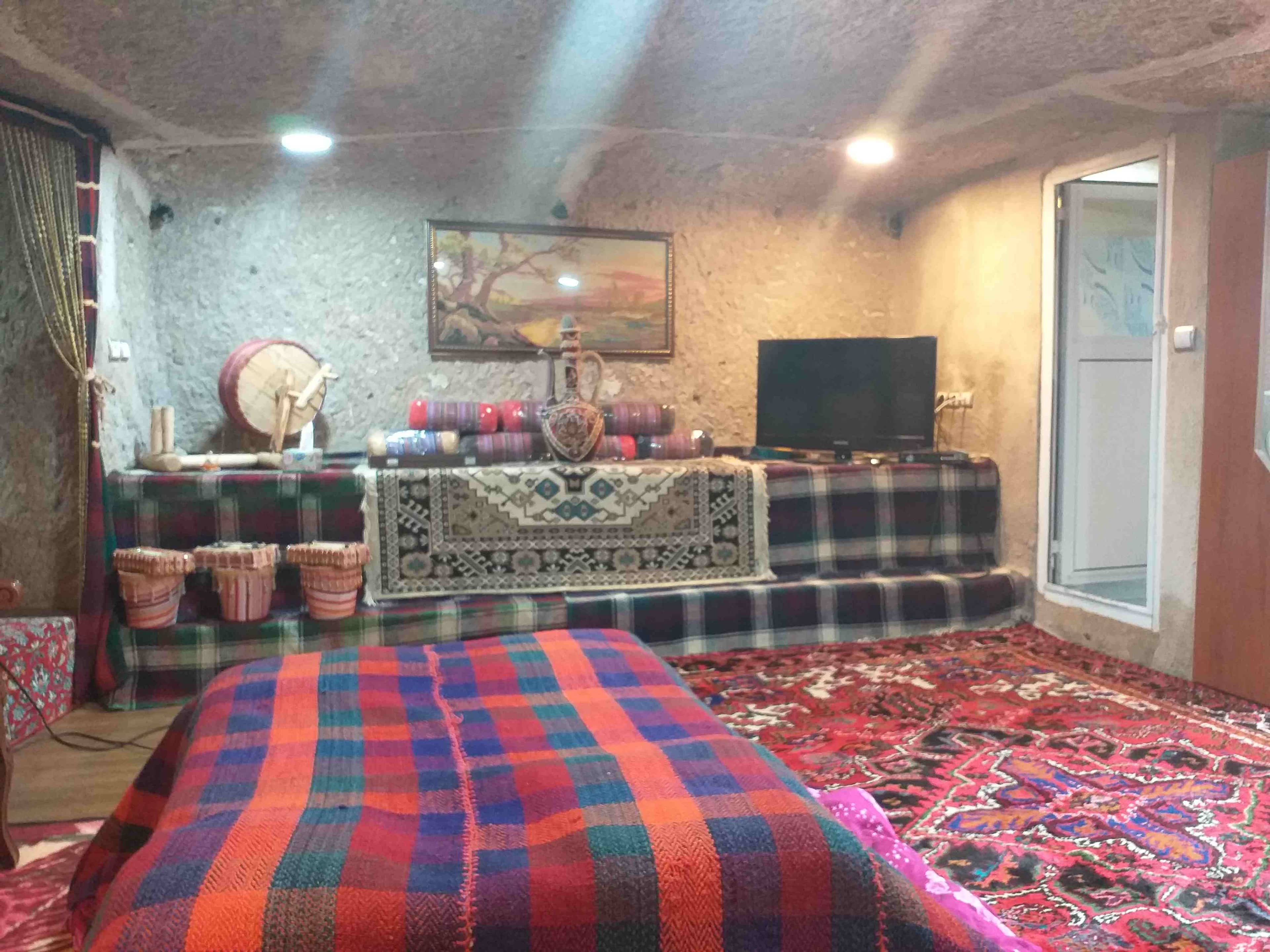 اجاره اقامتگاه صخره ای در روستای کندوان - 2