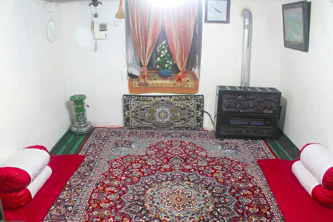 اتاق پایین