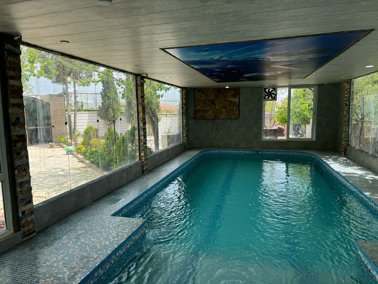 نمای استخر