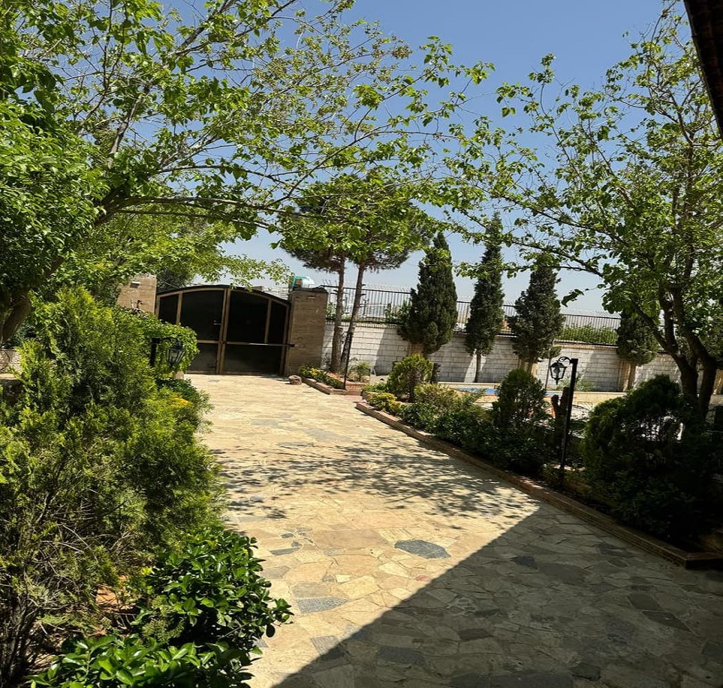 حیاط