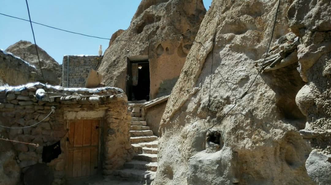 اجاره اقامتگاه صخره ای در کندوان تبریز