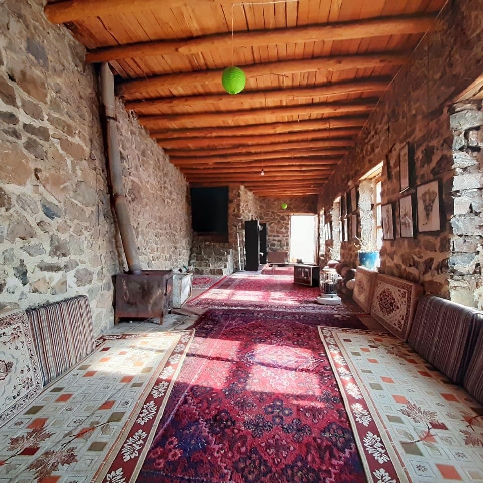 اجاره کلبه سنگی کوهستانی در سنگان بالا تهران - A